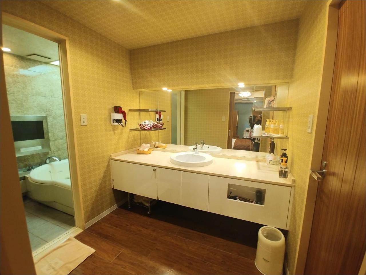 Hotel Allure (Adults Only) Нагоя Екстериор снимка